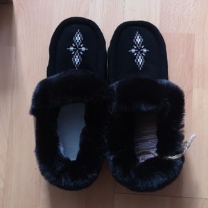 Manitobah Black Leather Moccasins, Unisex
